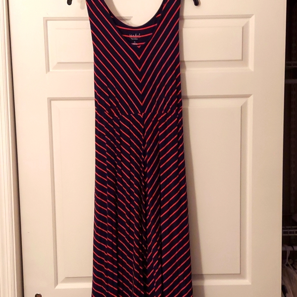 Striped sleeveless maternity dress